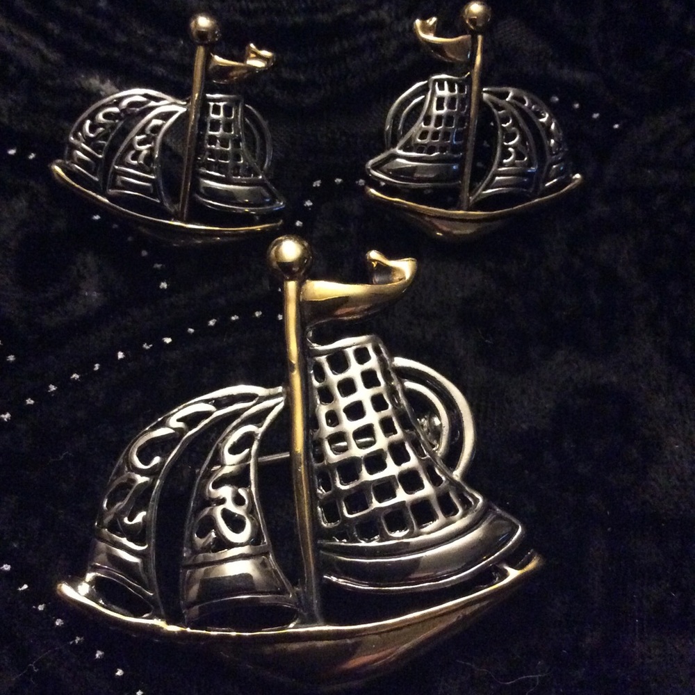 VTG 2 Tone Ship pendant and Brooch,earrings - Picture 1 of 2
